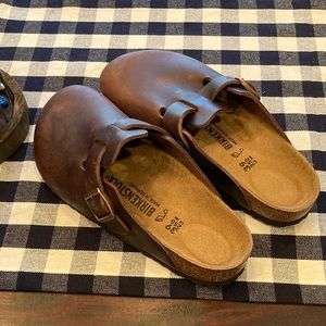 Birkenstock clogs dark brown leather re-posh